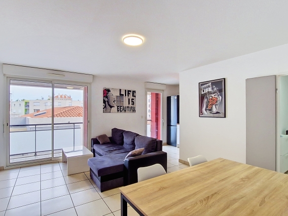 Appartement T3 lumineux de 66 m² Carrez (69 m² au sol) avec terrasse — Vue dégagée – Proche commodités