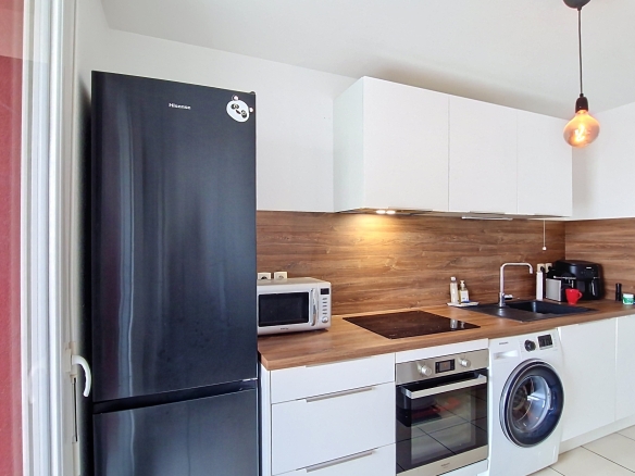 Appartement T3 lumineux de 66 m² Carrez (69 m² au sol) avec terrasse — Vue dégagée – Proche commodités