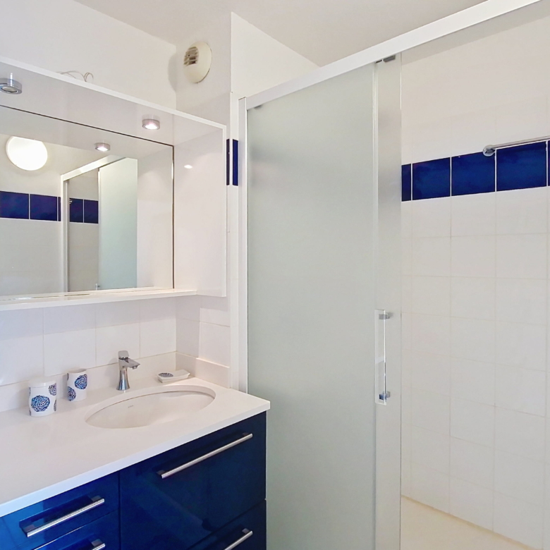 Appartement Moderne avec Piscine