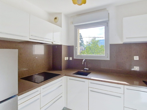 Appartement Moderne avec Piscine