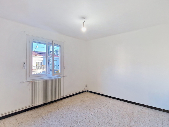 Maison Traditionnelle avec Jardin et Terrasse